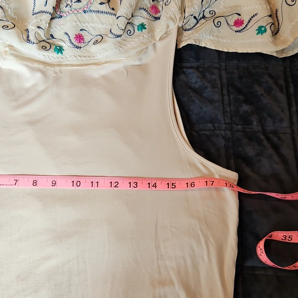 Chico’s Embroidered Tan Tiered Caftan Blouse, M/L, Boho, Floral, Festival - Picture 7 of 10